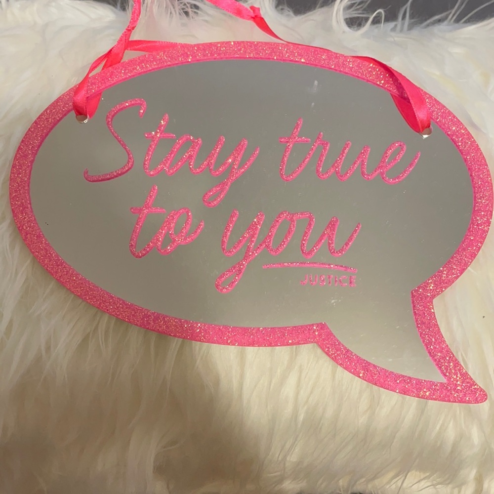“Stay true to you” wall mirror